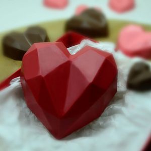 Forma de Chocolate Coração Lapidado 200g - Bwb