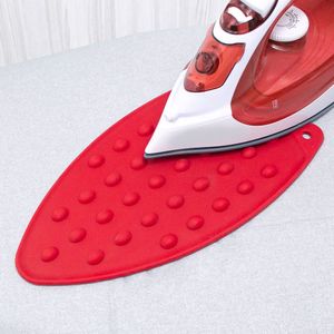 Suporte para Ferro de Passar Roupa em Silicone Vermelho - Utility