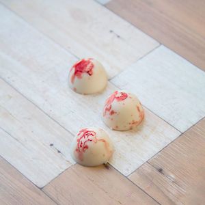 Forma de Chocolate Bombom Cereja Lisa 12 Cavidades - Bwb